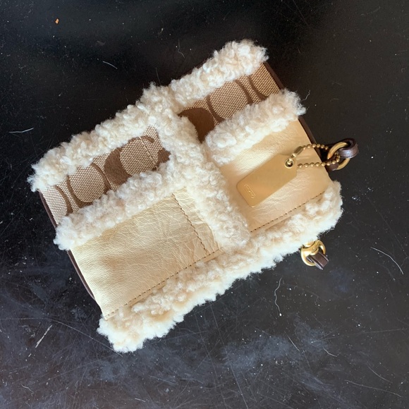 Coach wristlet - Picture 1 of 1